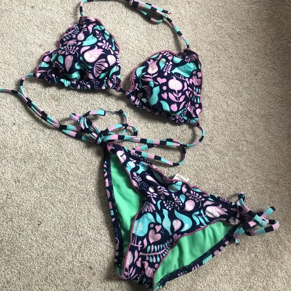 Reversable Bikini set - Picture 1 of 3